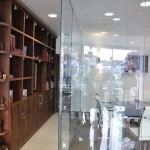 Office-space-design-with-frameless-glass-partitions-screen-17