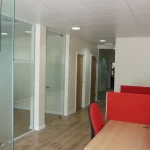 Office-space-design-with-frameless-glass-partitions-screen-20