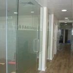 Office-space-design-with-frameless-glass-partitions-screen-22