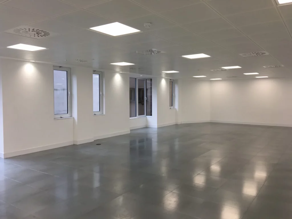 Office-space-with-Raised-Flooring-1