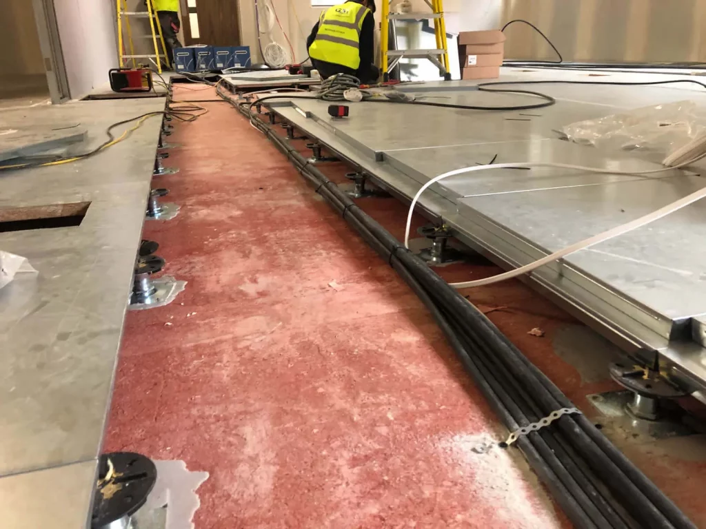 Office-space-with-Raised-Flooring